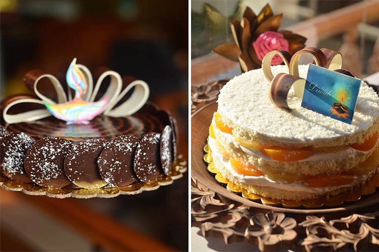 Food,Cake,Sweetness,Dessert,Torte,Baking,Baked goods,Sugar paste,Cuisine,Cake decorating