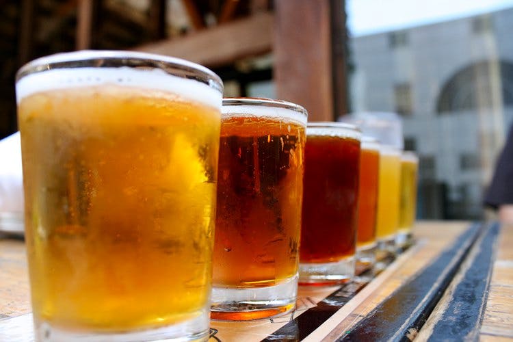 Beer glass,Drink,Beer,Alcoholic beverage,Lager,Distilled beverage,Bia hơi,Drinkware,Pint glass,Wheat beer