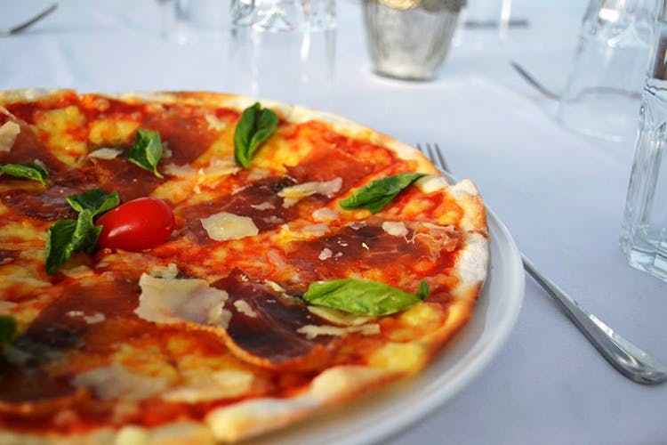 Dish,Pizza,Food,Cuisine,Pizza cheese,California-style pizza,Ingredient,Flatbread,Italian food,Sicilian pizza