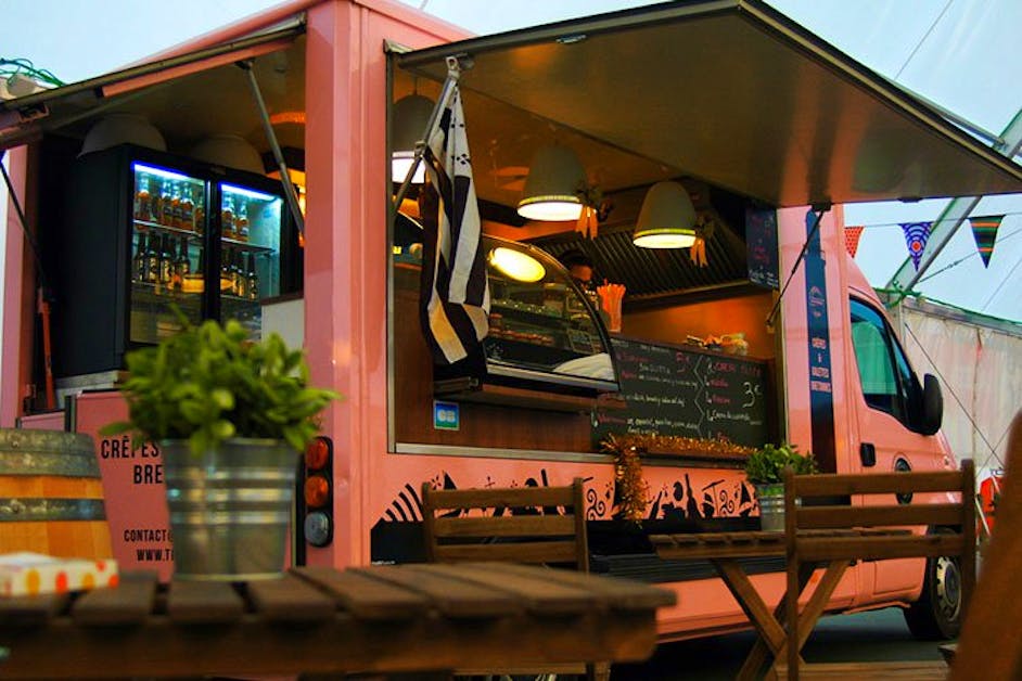 Sector 29 Has 5 New Food Trucks & One Of Them Has Rooftop Di