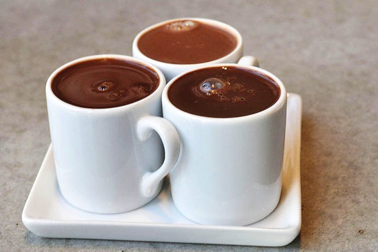 Cup,Coffee cup,Food,Cup,Turkish coffee,Non-alcoholic beverage,Drink,Hot chocolate,Espresso,Chocolate milk