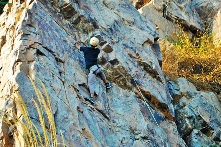 Sport climbing,Climbing,Rock climbing,Adventure,Rock,Abseiling,Bedrock,Outcrop,Recreation,Free climbing
