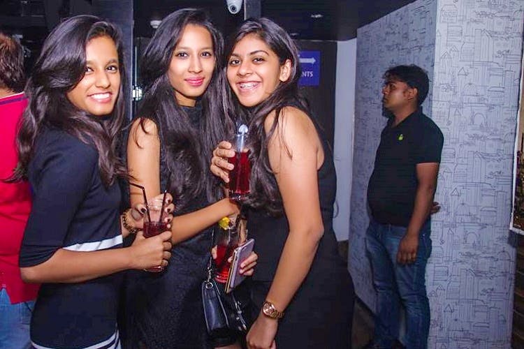 Event,Youth,Nightclub,Party,Friendship,Fun,Night,Leisure,Smile