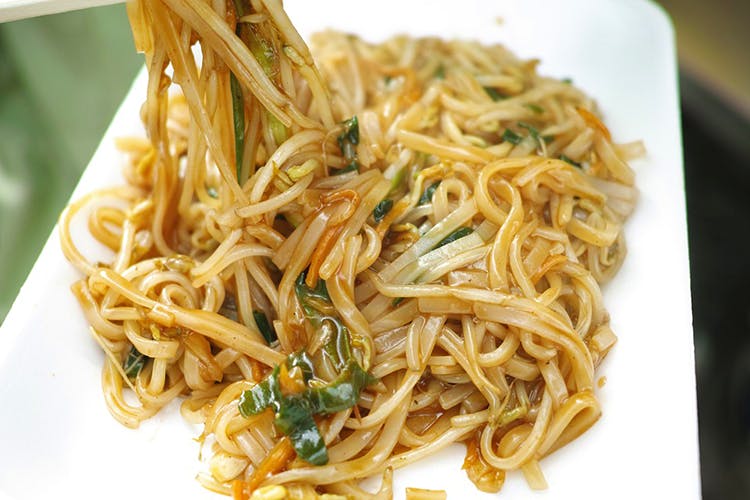 Dish,Food,Noodle,Spaghetti,Cuisine,Chow mein,Chinese noodles,Fried noodles,Hot dry noodles,Lo mein