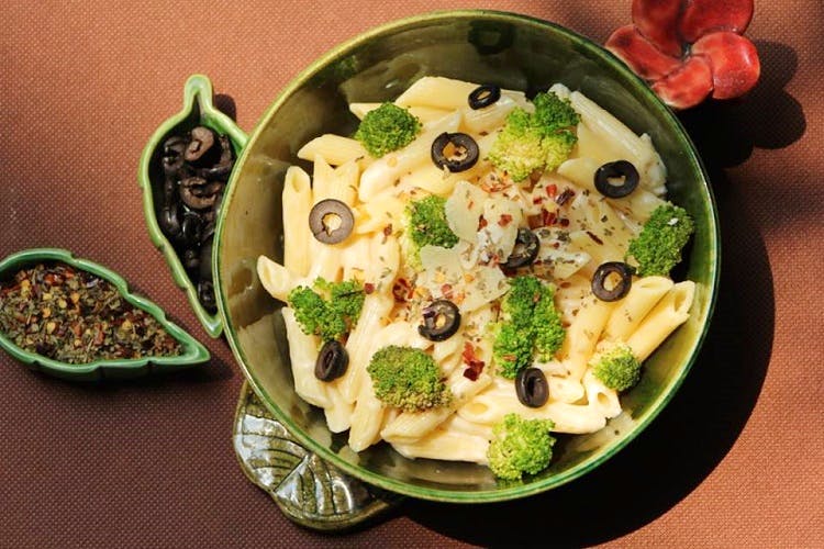 Dish,Food,Cuisine,Ingredient,Comfort food,Pasta salad,Broccoli,Produce,Cruciferous vegetables,Leaf vegetable