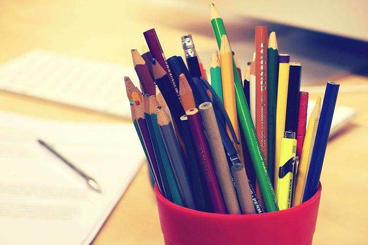 Pencil,Office supplies,Stationery,Writing implement,Material property,Pen,Pencil case