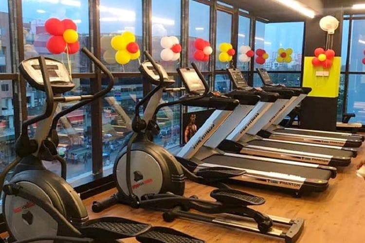 Exercise equipment,Exercise machine,Room,Gym,Leisure,Treadmill,Physical fitness,Sports equipment,Sport venue