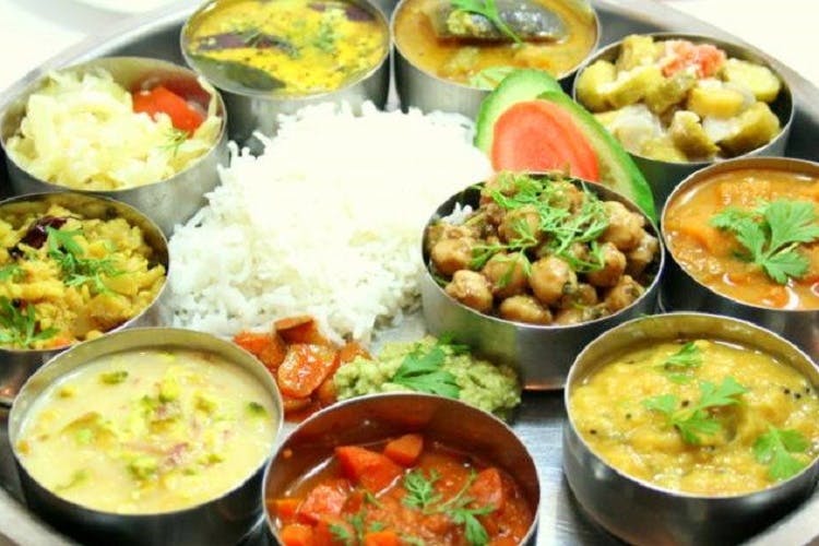 Dish,Food,Cuisine,Meal,Lunch,Ingredient,Curry,Comfort food,Produce,Indian cuisine