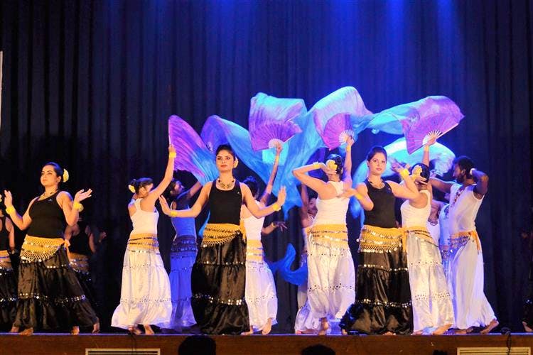 Komal & Anuj | Yo No Camino Mas | New SALSA & PACHANGA Show | Team Heels  Dance Academy, Pune - YouTube