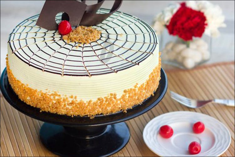 Choco Vanilla Cake by Bakingo - An Online Bakery in Gurgaon | Birthday cake  delivery, Cake delivery, Cake shop
