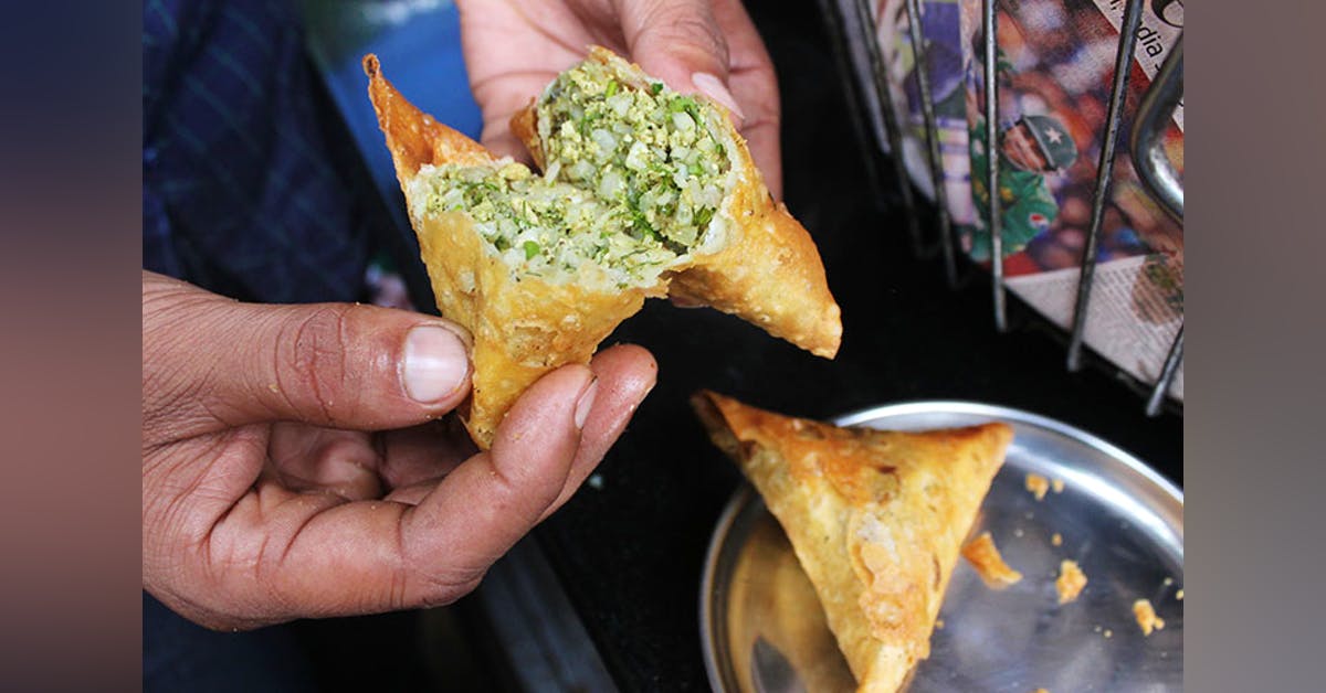 Akhtars Stall At East Street Serves The Best Keema Samosas Lbb Pune Akhtars Stall At East Street Serves The Best Keema Samosas Lbb Pune