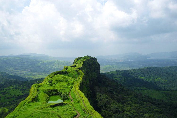 Mountainous landforms,Highland,Hill station,Mountain,Nature,Vegetation,Green,Ridge,Hill,Natural landscape