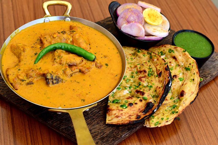 Dish,Food,Cuisine,Naan,Ingredient,Dal,Roti,Curry,Produce,Indian cuisine