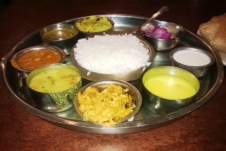 Dish,Food,Cuisine,Meal,Ingredient,Steamed rice,Lunch,Indian cuisine,Andhra food,Nasi liwet