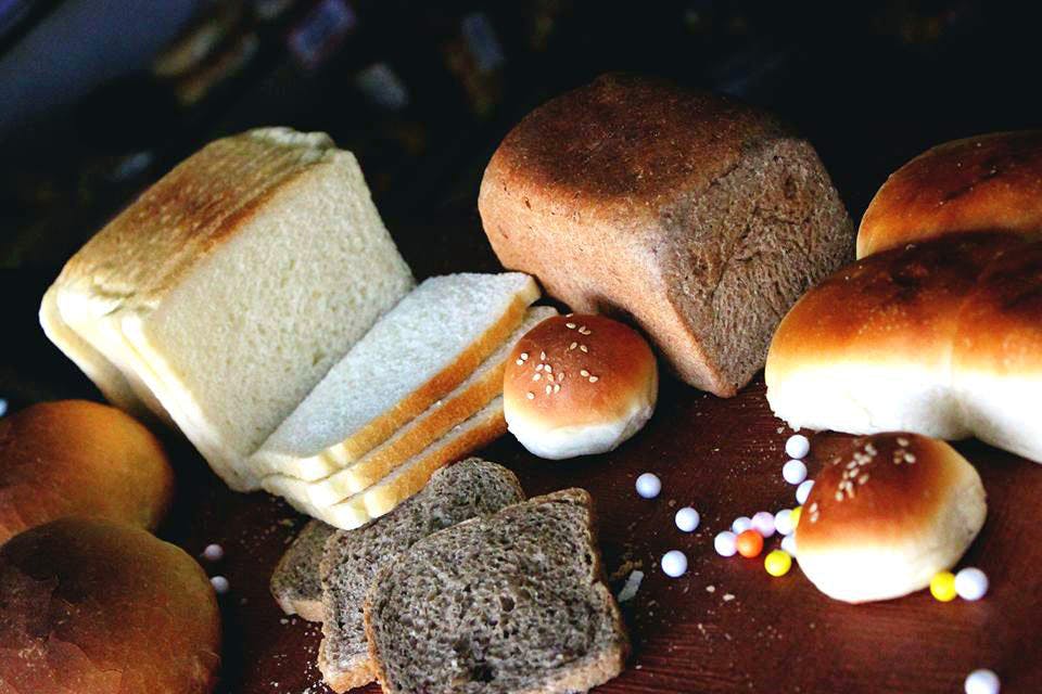 Food,Pandesal,Bread,Bun,Cuisine,Dish,Ingredient,Bread roll,Baked goods,Sourdough