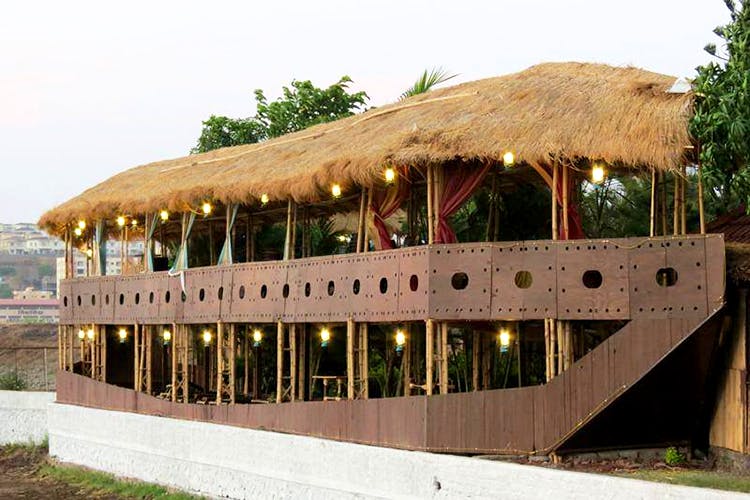 Building,Tree,Architecture,Wood,Leisure,Pavilion,House,Shade,Tourism