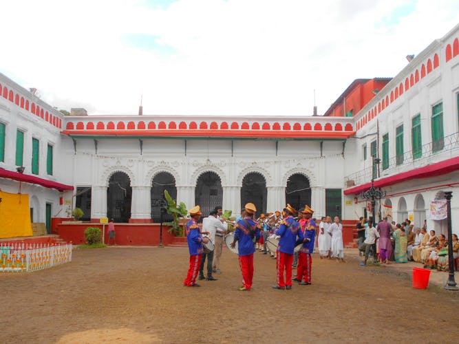 Public space,Building,Tourism,Plaza,Tradition,City,Palace,Town square