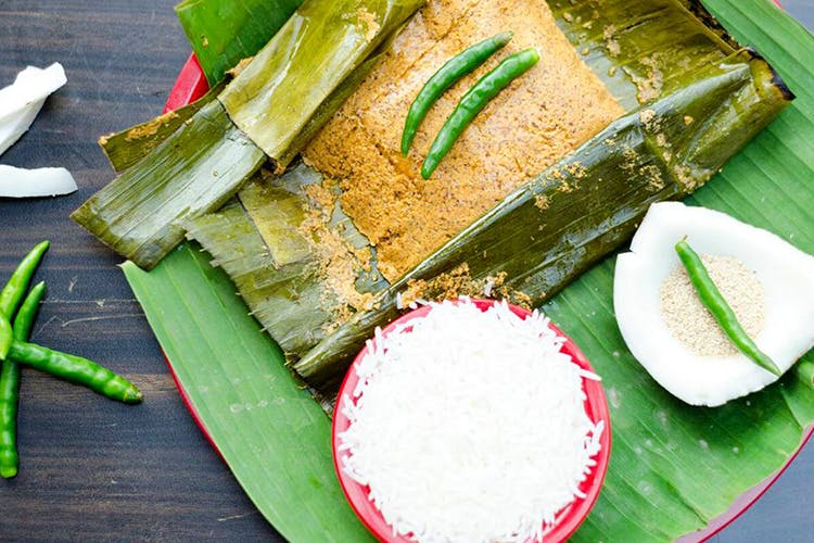 Dish,Food,Banana leaf rice,Cuisine,Rice,Ingredient,Leaf,Suman,Banana leaf,Nasi liwet