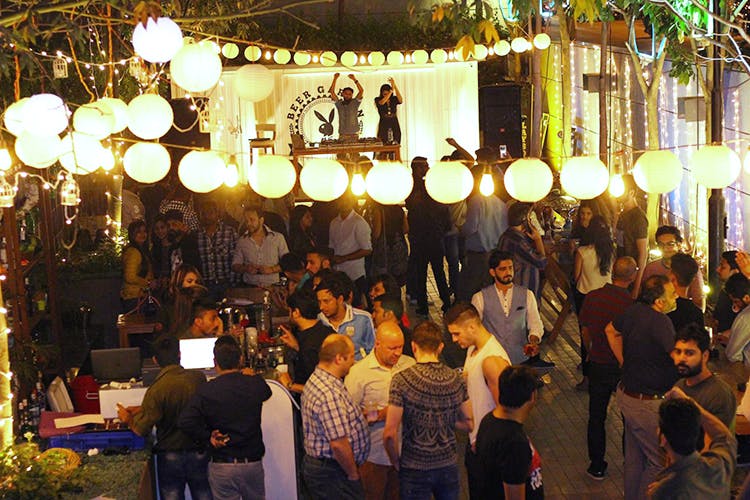 Bazaar,Public space,Crowd,Event,Lighting,Market,Lantern,City