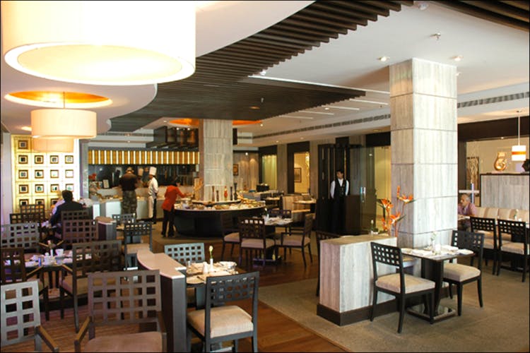 Restaurant,Building,Café,Interior design,Cafeteria,Food court,Room,Coffeehouse,Architecture,Furniture