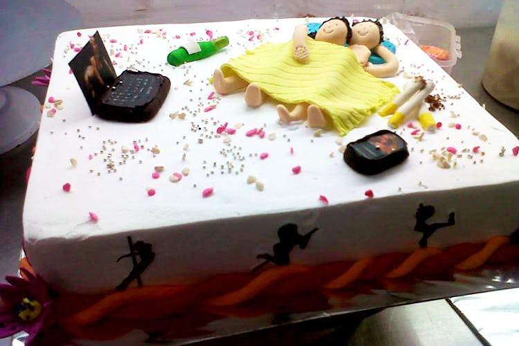 Bachelorette Party Cakes. Drunk Bride Cake. Noida & Gurgaon – Creme Castle