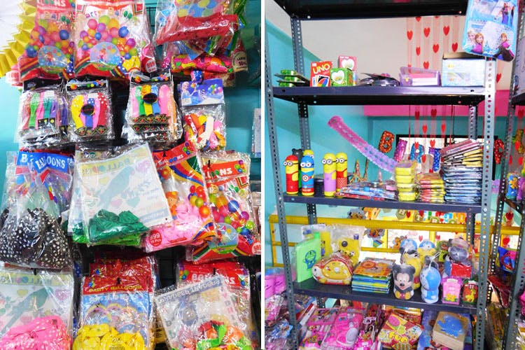 Toy,Snack,Confectionery,Selling,Convenience store