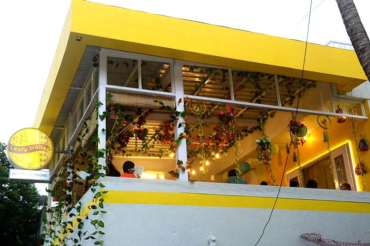 Yellow,Architecture,Building,Tree,Real estate,Facade,Balcony,Plant,Leisure,House