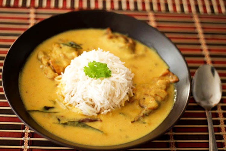 Dish,Food,Cuisine,Ingredient,Yellow curry,Curry,Produce,Comfort food,White rice,Steamed rice