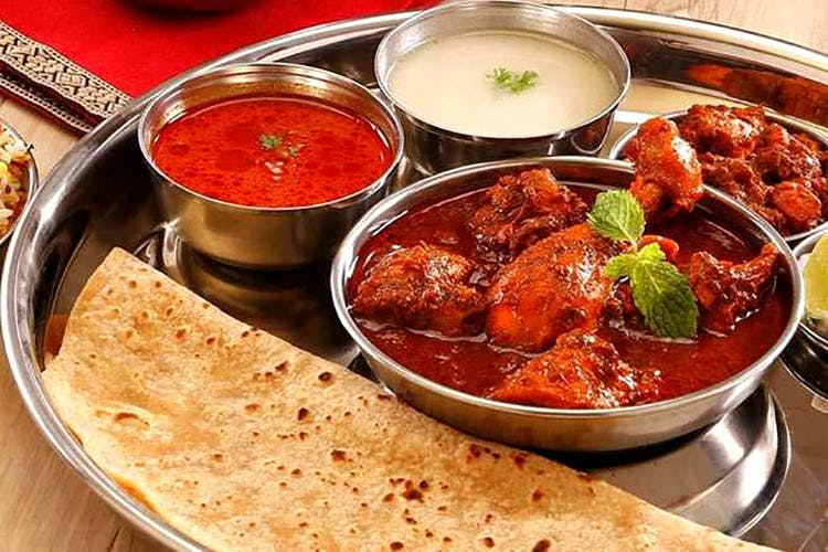Dish,Food,Cuisine,Naan,Ingredient,Curry,Punjabi cuisine,Flatbread,Produce,Indian cuisine