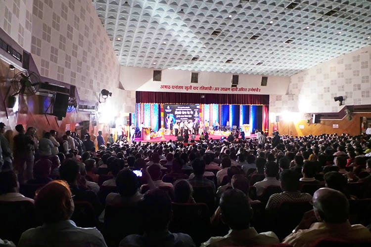 Event,Crowd,Auditorium,Audience,Performance,Stage,Concert,Convention,Building,Night