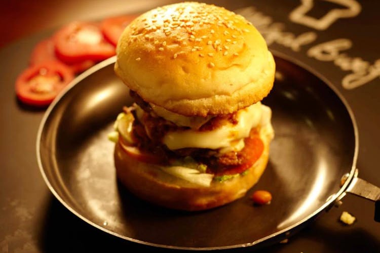 Dish,Food,Cuisine,Ingredient,Hamburger,Fast food,Bun,Finger food,Breakfast sandwich,Junk food