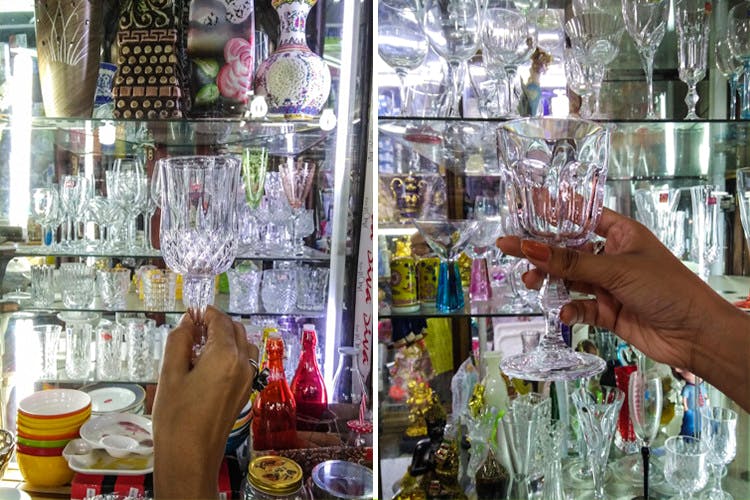 Glass bottle,Glass,Drinkware,Market,Tableware,Bottle,Drink