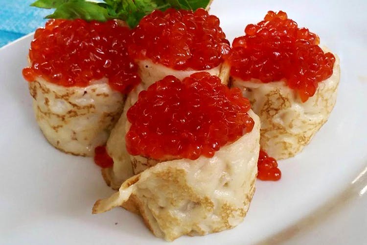 Dish,Food,Cuisine,Ingredient,Dessert,Strawberry,Strawberries,Produce,Scone,Breakfast