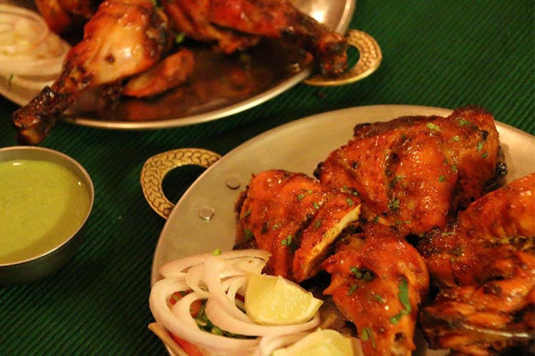 Dish,Cuisine,Food,Ingredient,Meat,Fried food,Tandoori chicken,Chicken tikka,Chicken meat,Indian cuisine