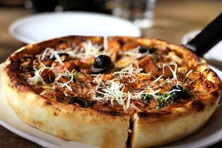 Dish,Food,Cuisine,Pizza,Ingredient,Pizza cheese,California-style pizza,Flatbread,Comfort food,Baked goods