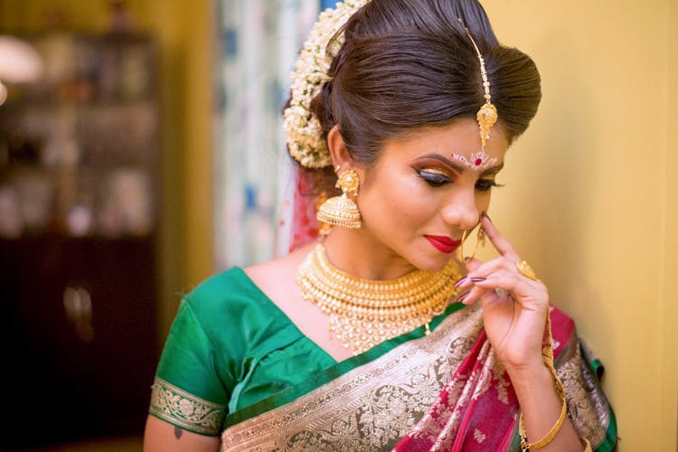 Hair,Bride,Yellow,Green,Hairstyle,Beauty,Tradition,Lady,Skin,Sari