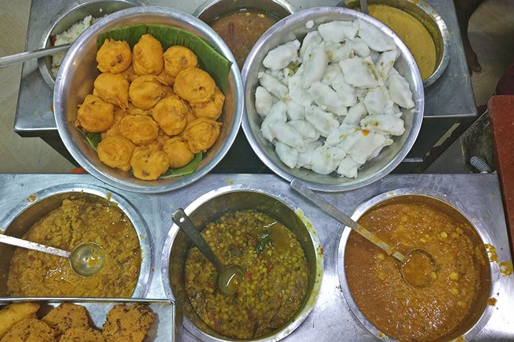 Dish,Food,Cuisine,Ingredient,Pakora,Produce,Indian cuisine,Vegetarian food,Meal,Curry