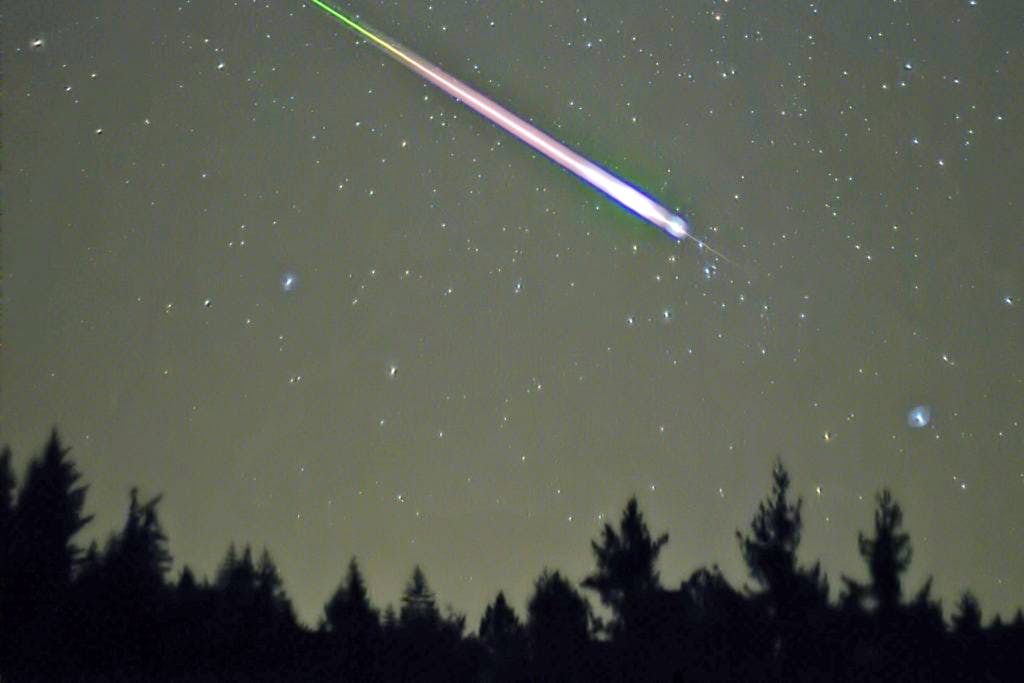 Lyrid's meteor shower: How to watch the streams of cosmic debris in sky  tonight | The Independent | The Independent