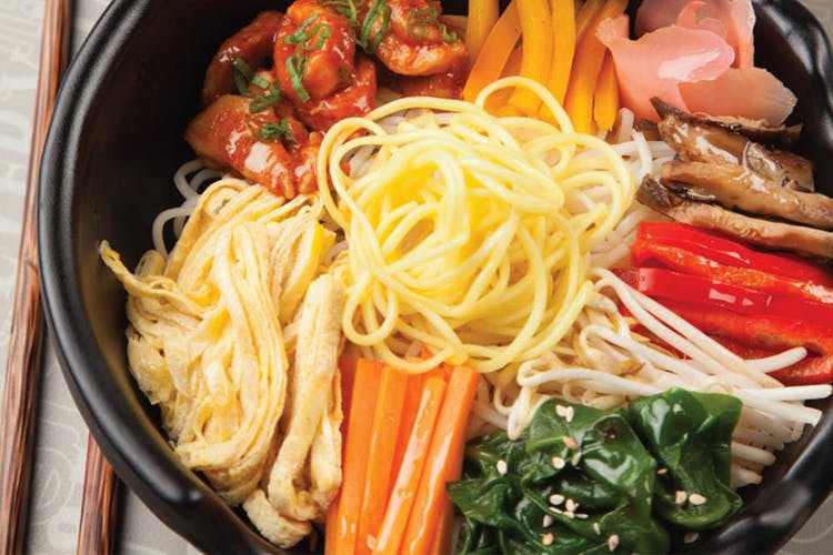 Dish,Food,Cuisine,Chinese noodles,Ingredient,Spaghetti,Capellini,Noodle,Chow mein,Lo mein