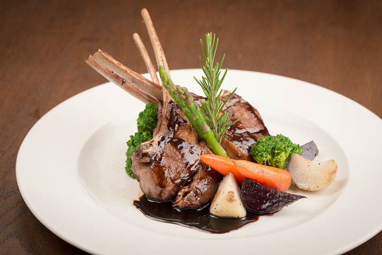 Dish,Cuisine,Food,Rack of lamb,Ingredient,Meat,À la carte food,Produce,Braising,Garnish