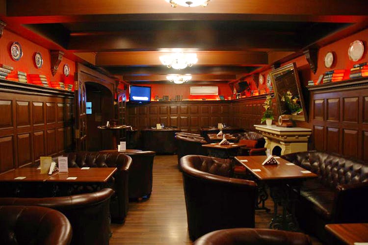Drinking establishment,Building,Restaurant,Bar,Room,Tavern,Pub,Interior design,Business,Diner