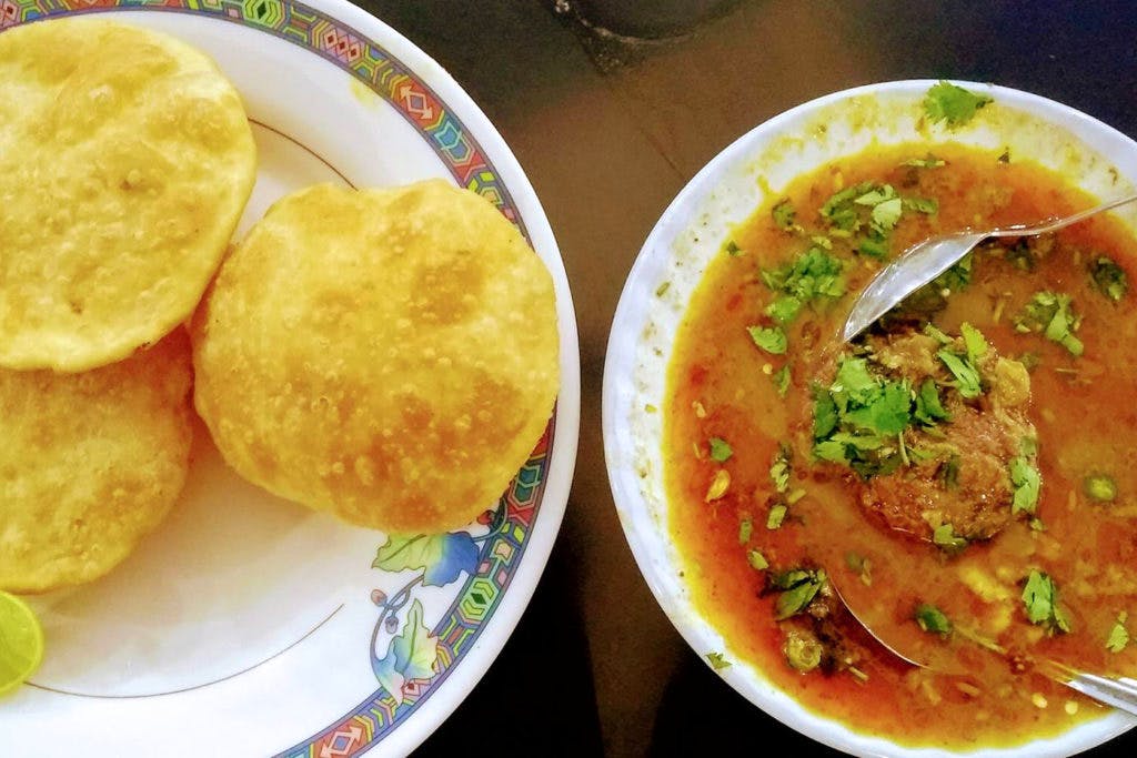 Dish,Food,Cuisine,Ingredient,Puri,Curry,Produce,Indian cuisine,Punjabi cuisine,Recipe