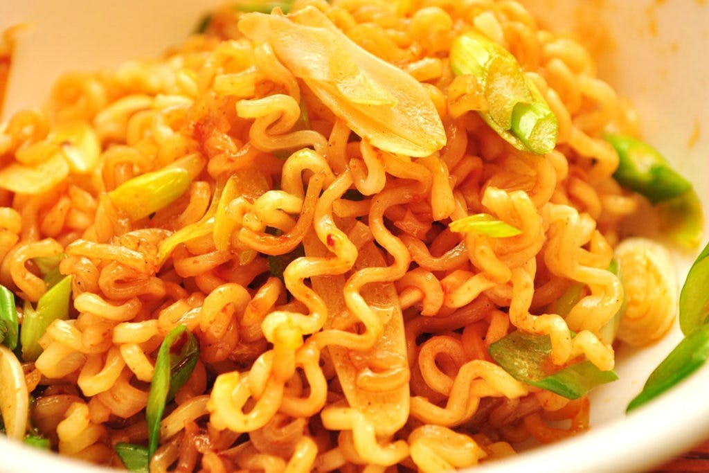 Dish,Food,Cuisine,Ingredient,Instant noodles,Indomie,Chinese noodles,Produce,Noodle,Thai food