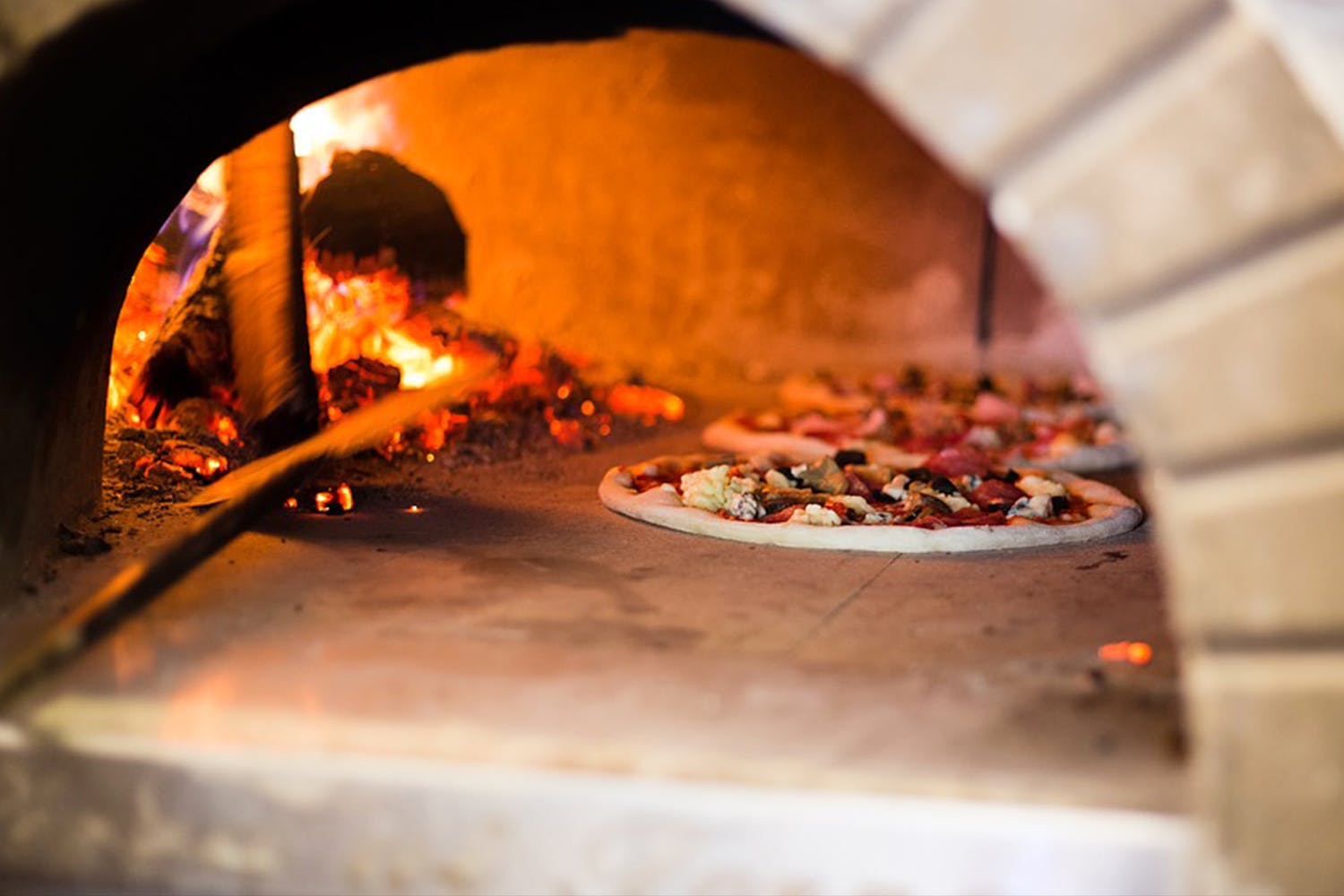 This Café Has Been Serving The Best Kind Of Woodfired Pizza Before ...