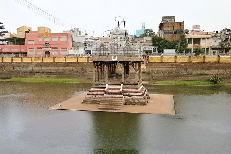 Water,Architecture,Waterway,River,Building,Bank,Hindu temple,Historic site,City,Tourist attraction