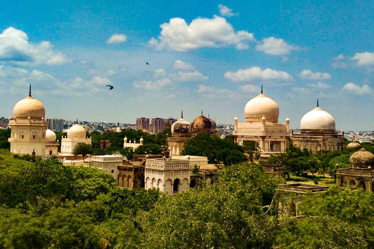 Dome,Landmark,Dome,Holy places,Sky,Byzantine architecture,Building,Mosque,Historic site,Place of worship