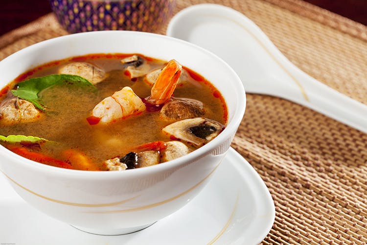 Dish,Food,Cuisine,Soup,Ingredient,Asian soups,Hot and sour soup,Produce,Tom kha kai,Meat