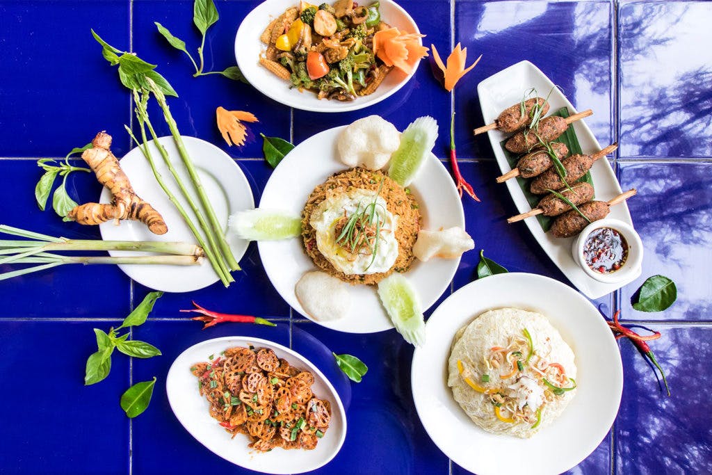 Dish,Food,Cuisine,Meal,Ingredient,Lunch,Produce,Vegetarian food,Salad,Thai food