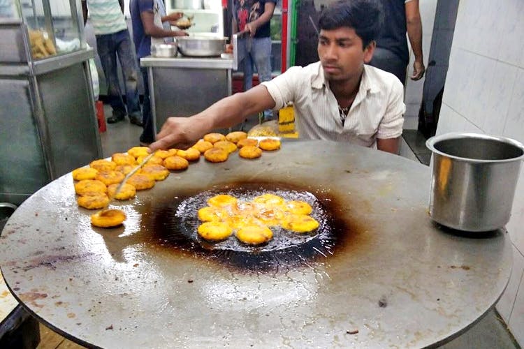 Food,Dish,Cuisine,Ingredient,Street food,Jalebi,Vegetarian food,Produce,Indian cuisine,Frybread