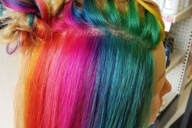 Hair,Wool,Hair coloring,Woolen,Thread,Pink,Hairstyle,Purple,Turquoise,Magenta